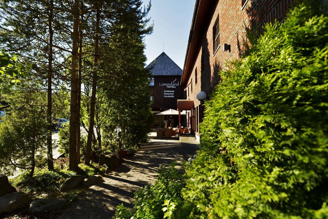Lampeland Hotel Exterior photo