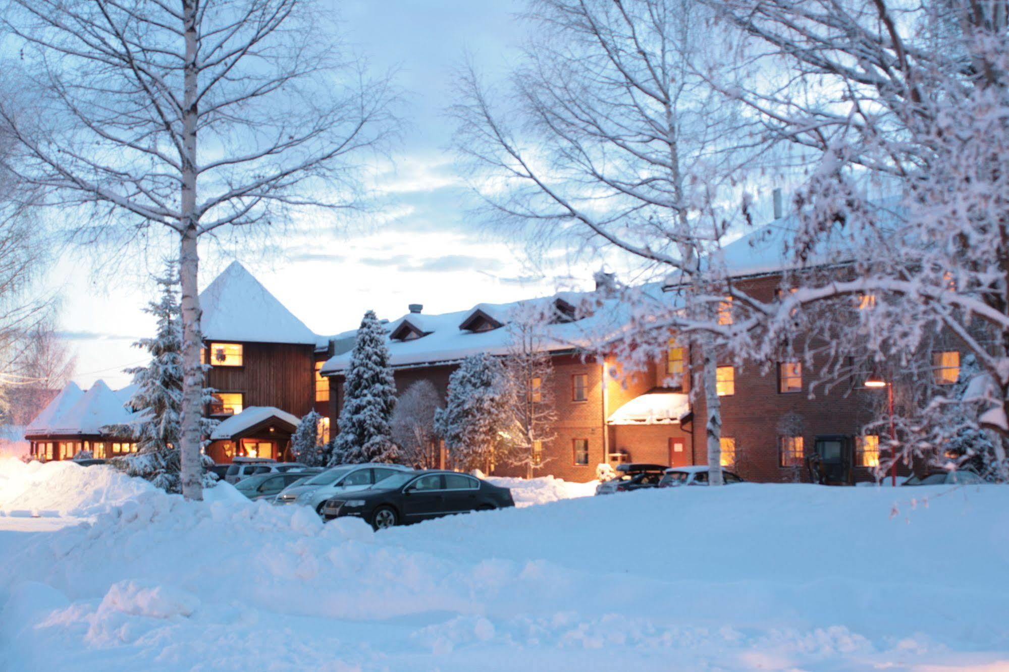 Lampeland Hotel Exterior photo