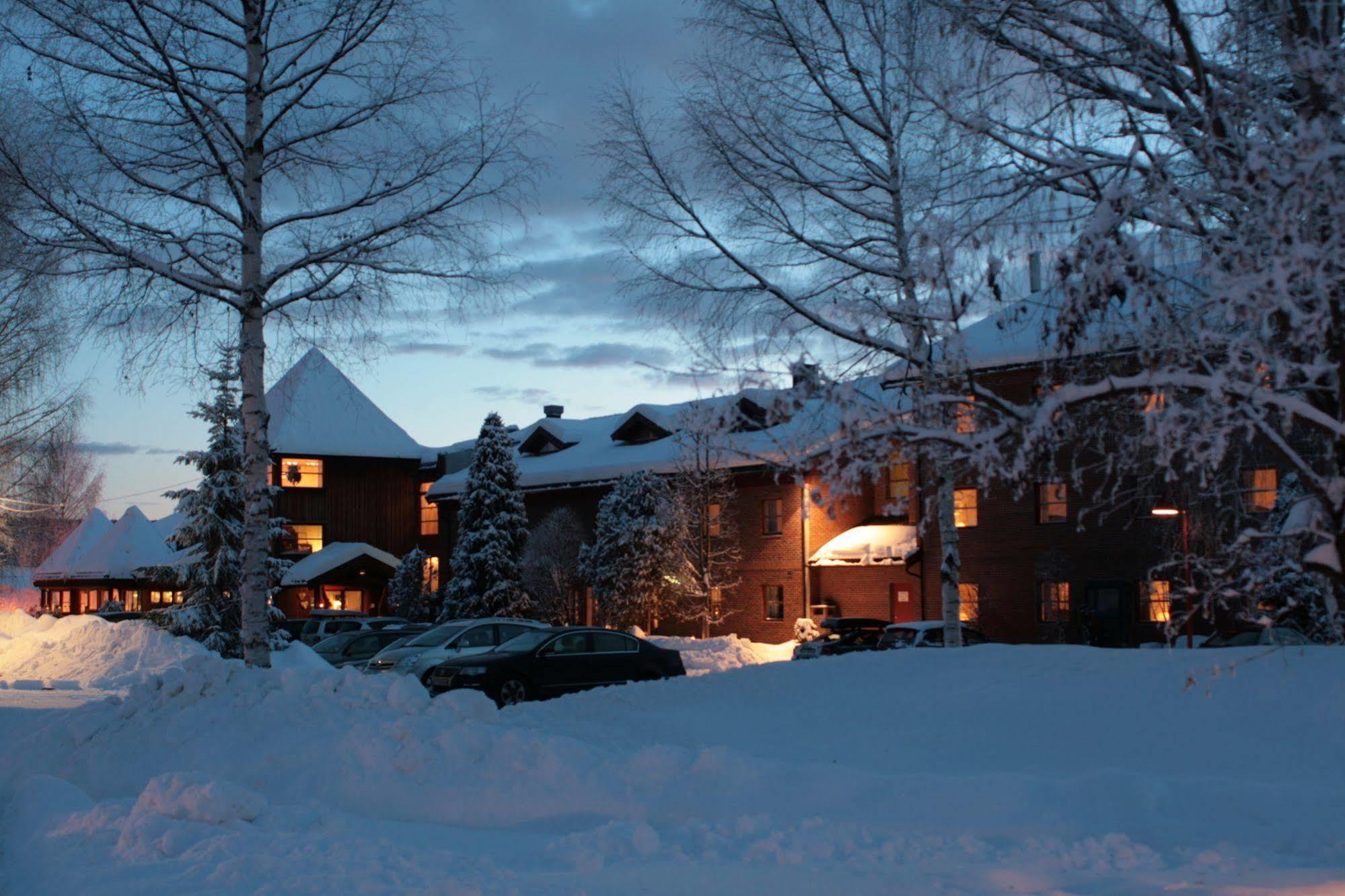 Lampeland Hotel Exterior photo